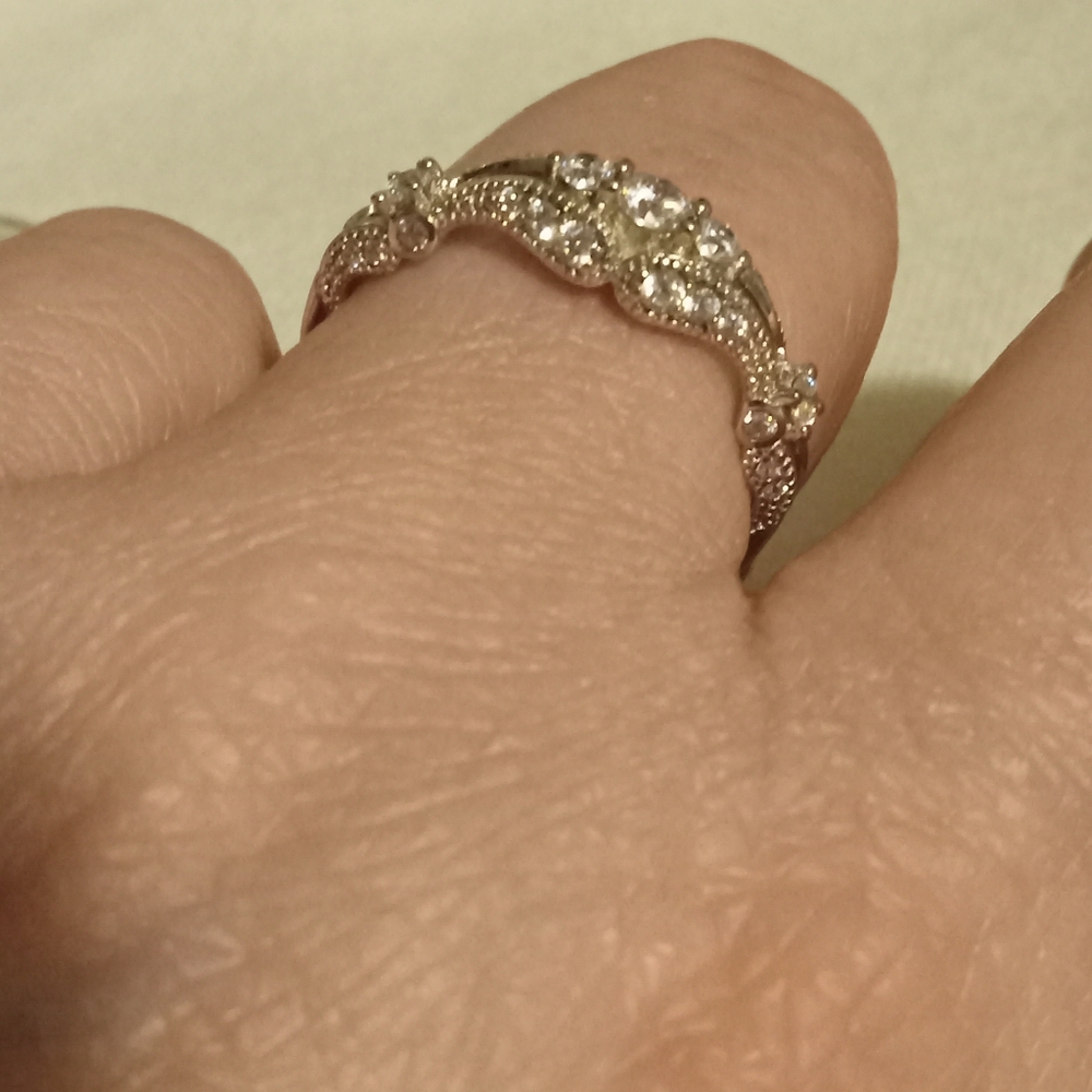 Elegant Silver Women's Ring